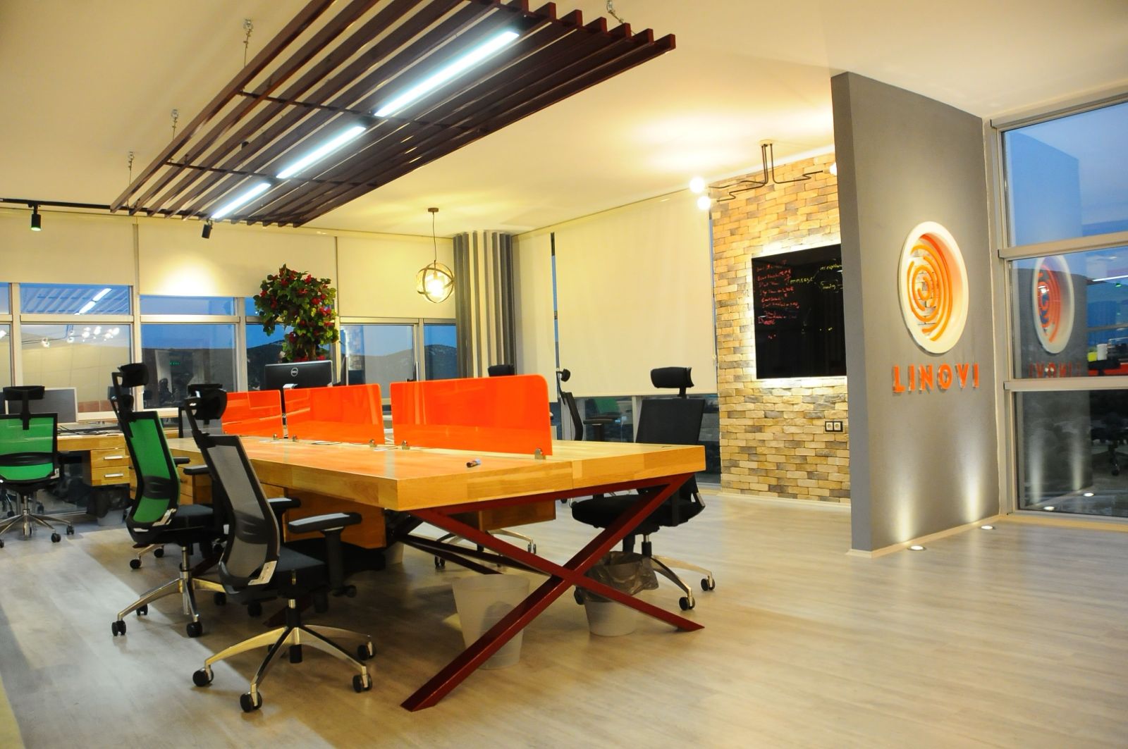 Workspace with Linovi branding